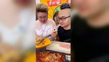 娱乐吃瓜酱出国